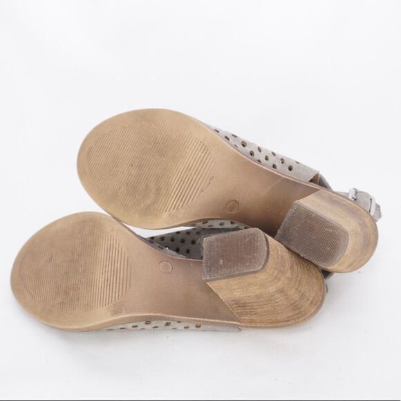 Barbara Barbieri Suede Chunky-Heel Slingback Sandals, Size 7.5 - Picture 2 of 7